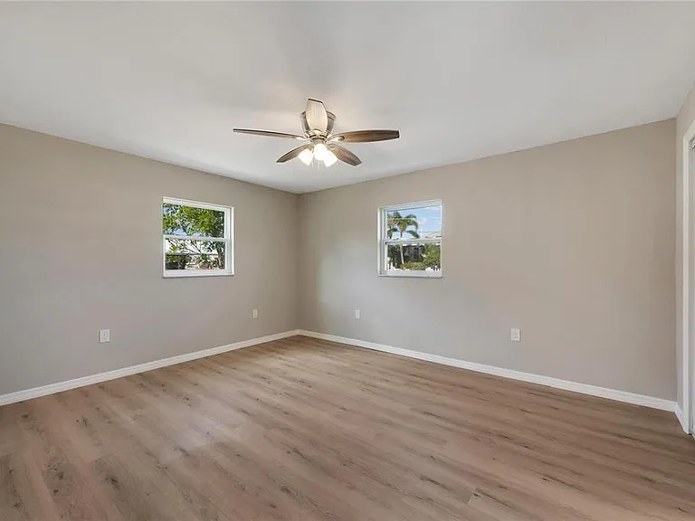 660 Flamingo Dr — Photo 29