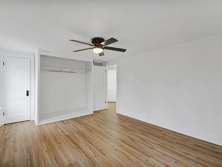 1821 Spring St — Photo 9