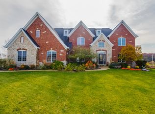 41W269 Hearthstone Ct, St Charles, IL 60175