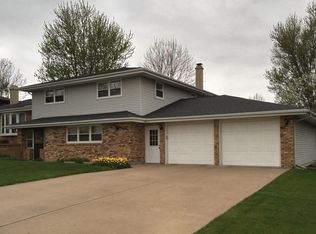 4926 Asbury Cir, Dubuque, IA 52002