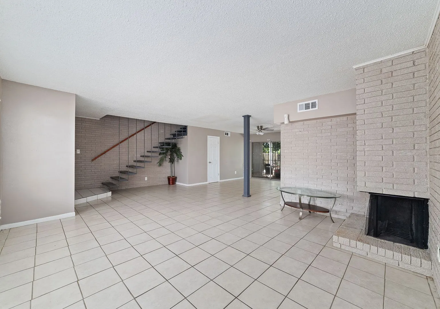 Newly Renovated Apartment In Houston — Photo 1