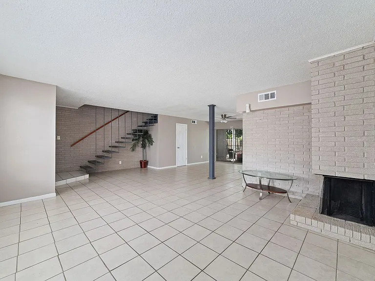 Newly Renovated Apartment In Houston — Photo 1