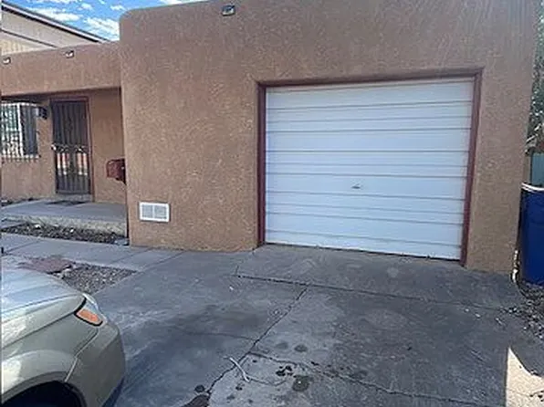 904 Kentucky St SE, Albuquerque, NM 87108