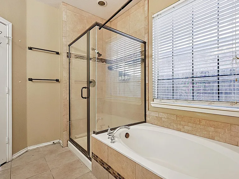 8837 Sunset Trace Dr — Photo 17