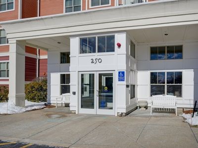 250 Main St UNIT 212, Hudson, MA, 01749