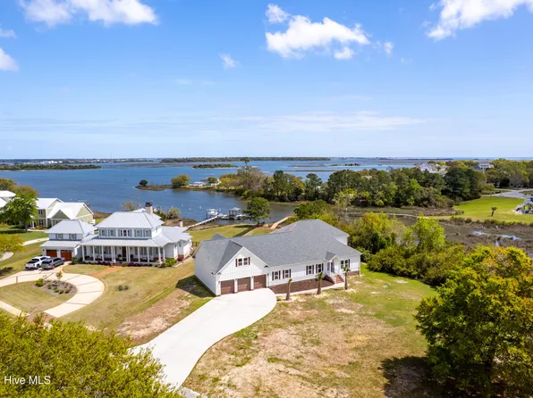 106 Elizabeth Way Court, Swansboro, NC 28584
