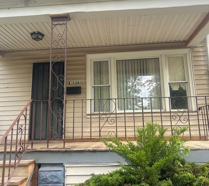 1st image of 136 E 119th St