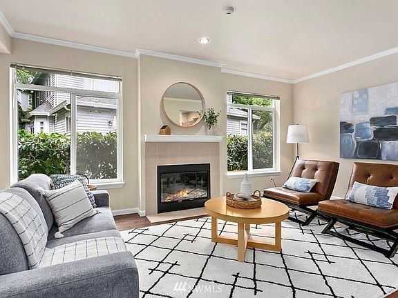 2nd image of 17912 NE 93rd Way Unit 2