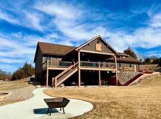 125 Baycliffe Dr, Yankton, SD 57078