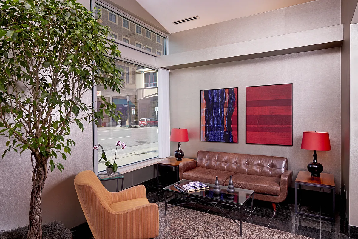 Building Photo - The Metro Apartments