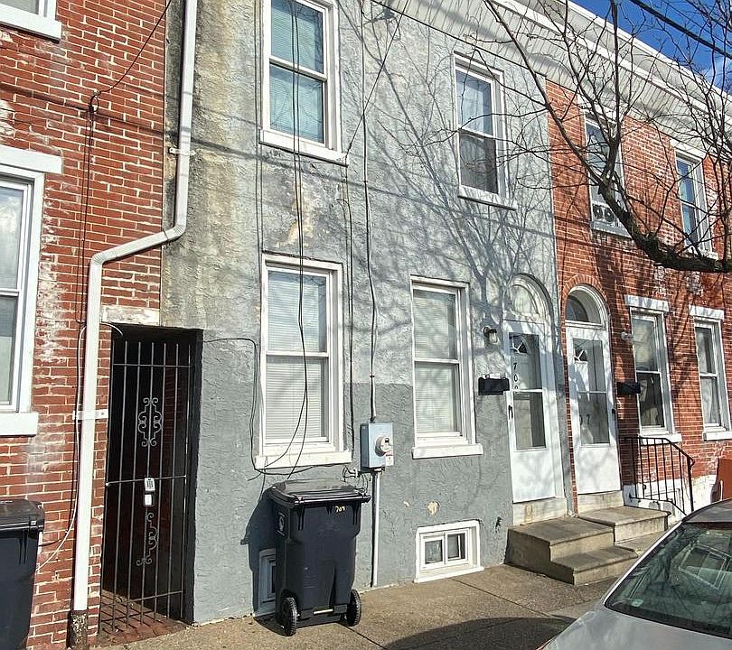 1st image of 709 W 7th St