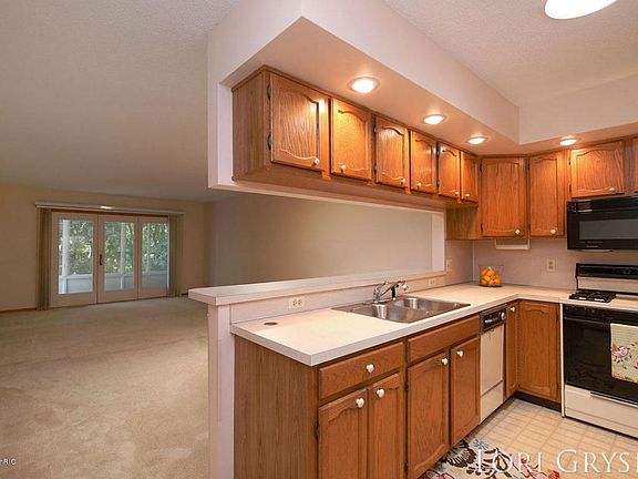 4th image of 236 Laurelwood Ct SW #74