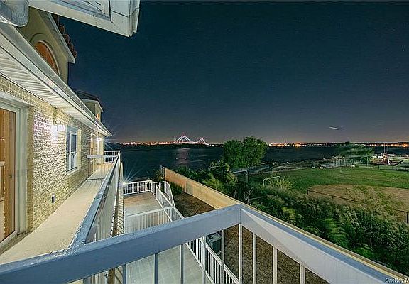 4th image of 266 Zerega Ave #2