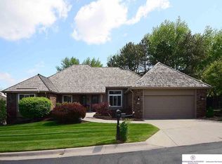 11740 Mayberry Plz, Omaha, NE 68154