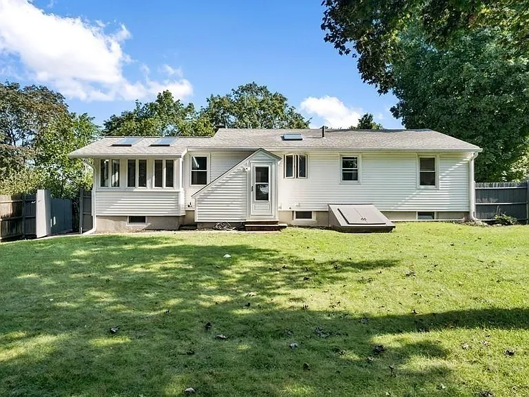 15 Temple Rd — Photo 28