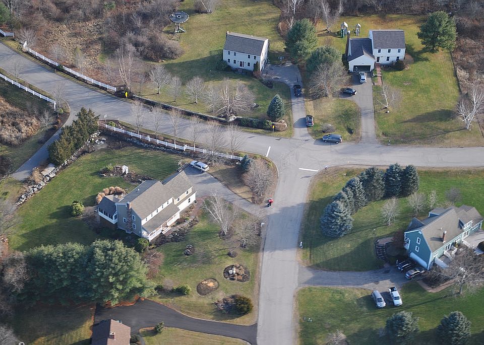 2nd image of 11 Chase Ln
