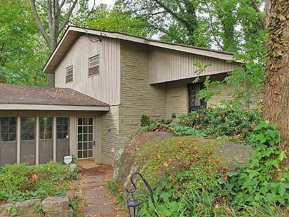 2nd image of 861 Amberwood Way