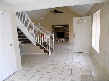 4th image of 3165 Batavia Dr
