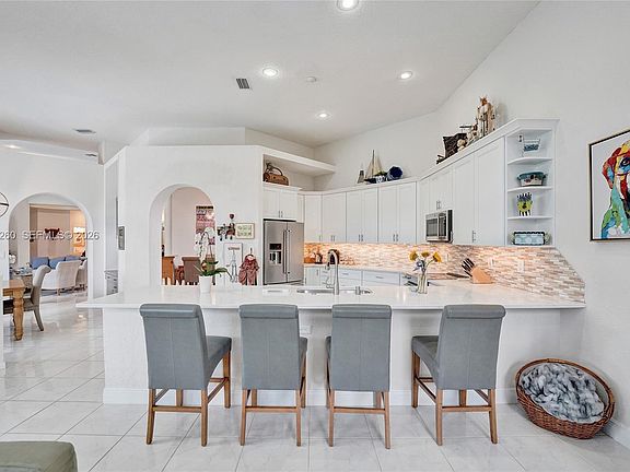 2nd image of 1640 Island Way