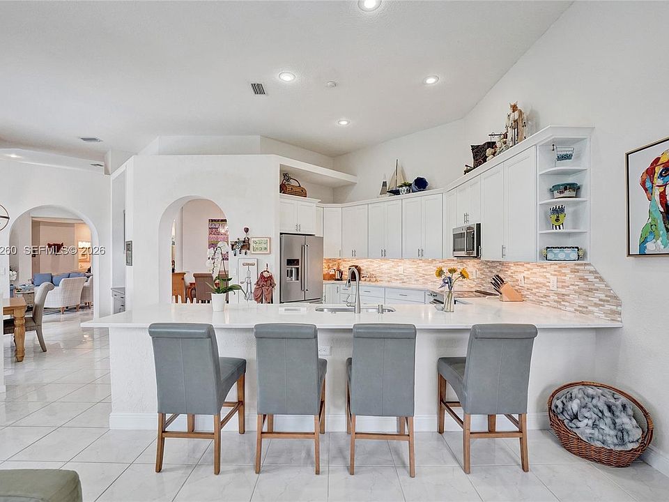 1st image of 1640 Island Way