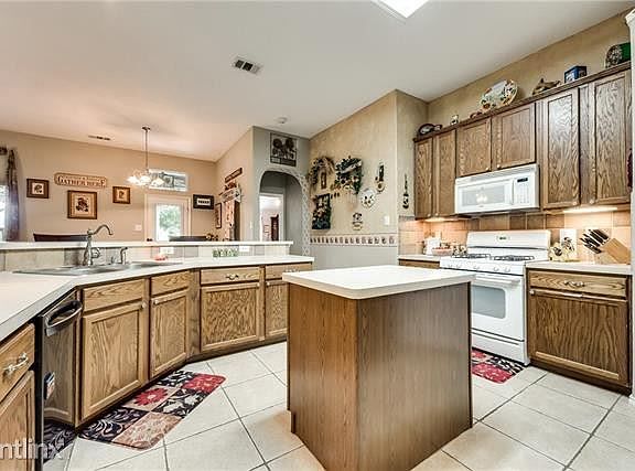 2nd image of 2455 Somervell Trl