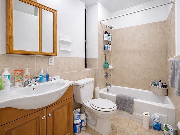 5th image of 312 W 142nd St APT 1R