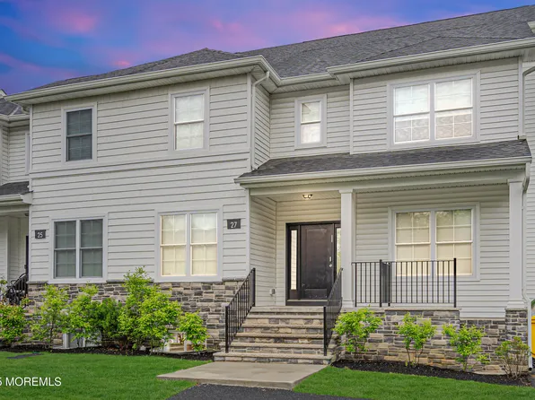 27 Holden Square, Lakewood, NJ 08701