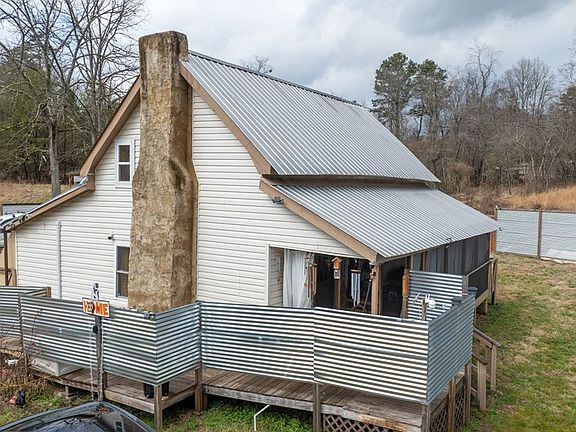 2nd image of 2731 Tate Rd