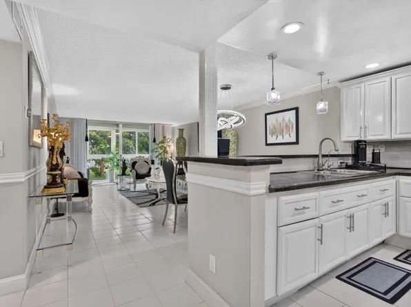 9201 Sunrise Lakes Boulevard #202, Sunrise, FL 33322