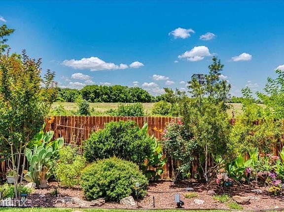 4th image of 231R Apricot Dr