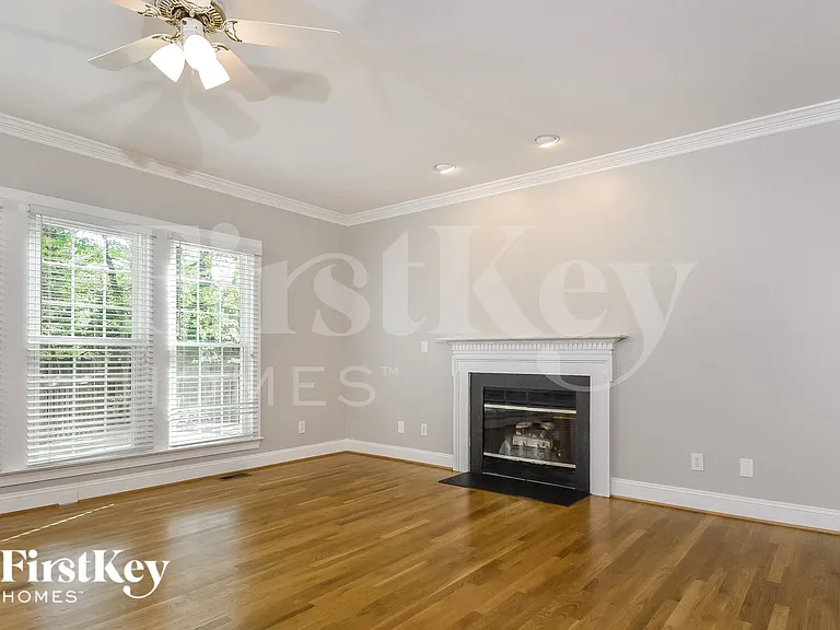 11 Stonebury Ct — Photo 3