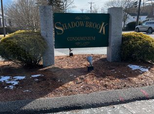 14 Shadowbrook Ln APT 28, Milford, MA 01757