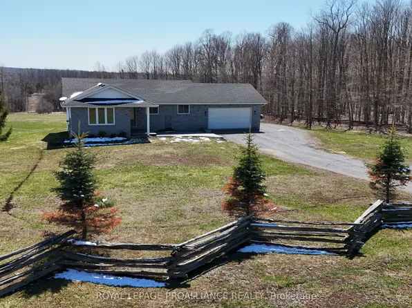 1439 County Road 19 Rd, Prince Edward County, ON K0K 1T0