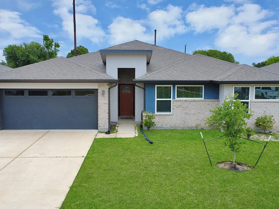 1118 Hyde Lake Ln