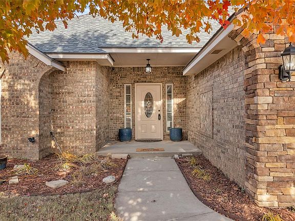 2nd image of 2709 Busheywood Dr