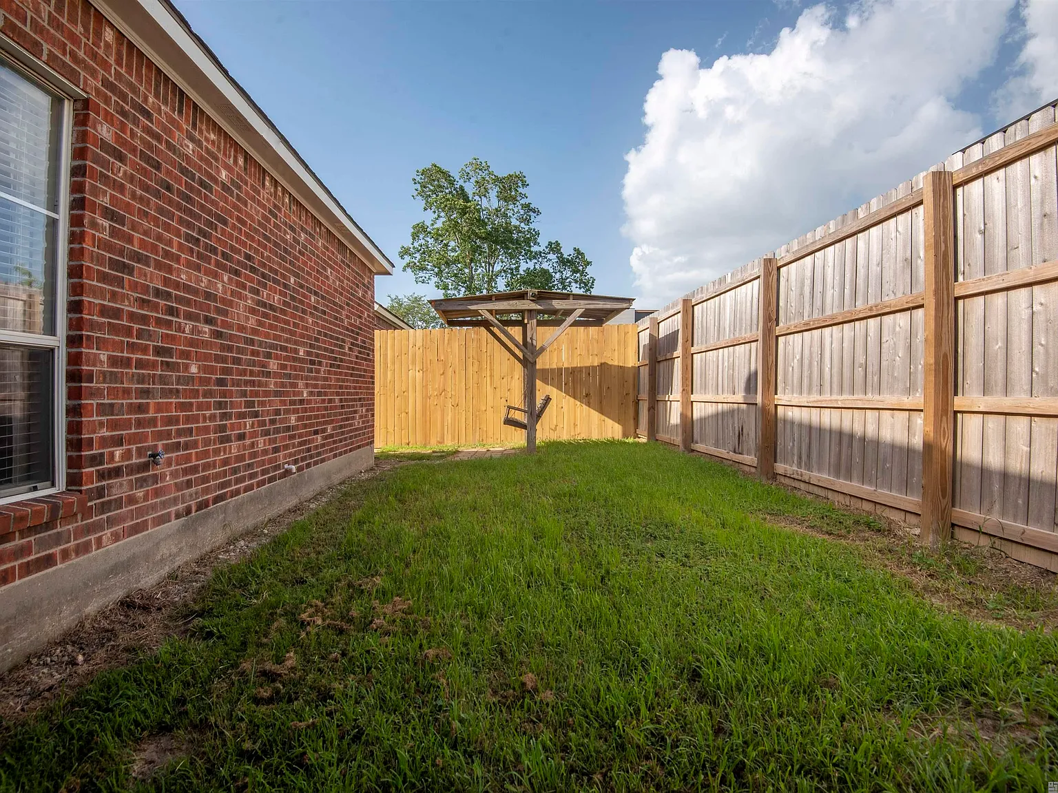 3 bed, 1667 sqft, $2,300 — Photo 3