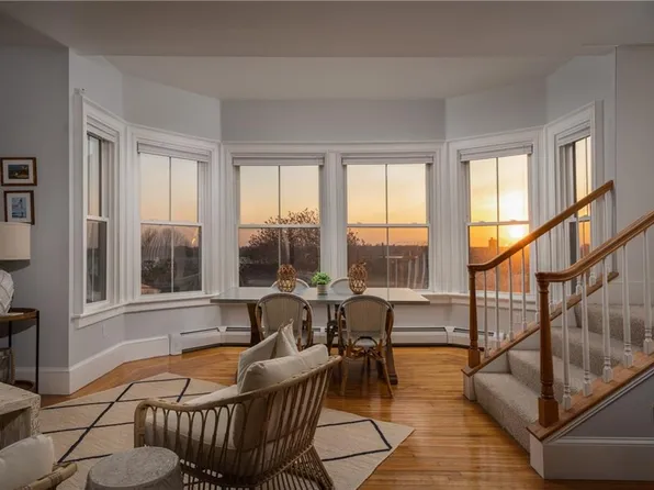 398 Wolcott Ave APT 7, Middletown, RI 02842