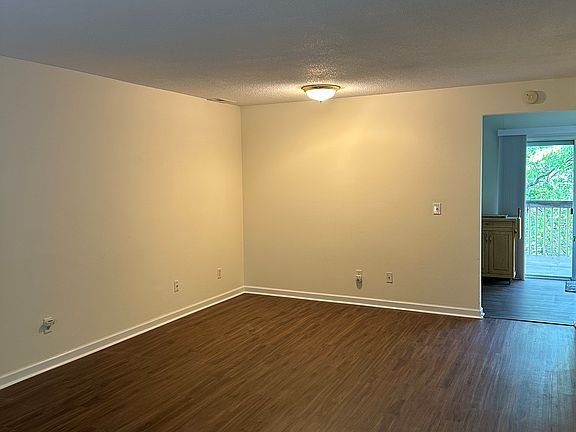 2nd image of 262 Buena Vista Dr