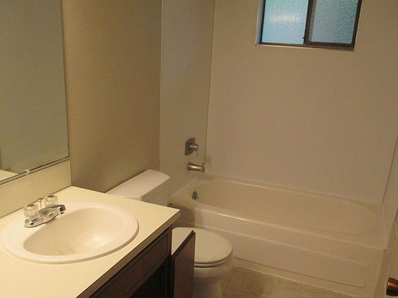 5th image of 625 105th Ave E #627