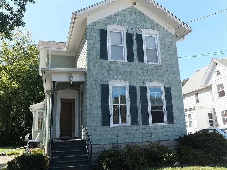 709 Franklin St #A — Photo 2