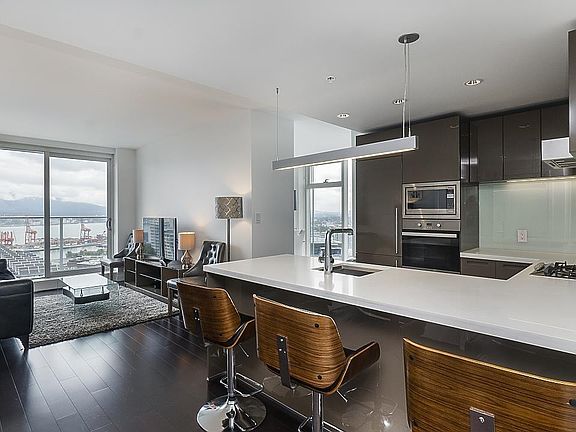 5th image of 777 Richards St Unit 4007