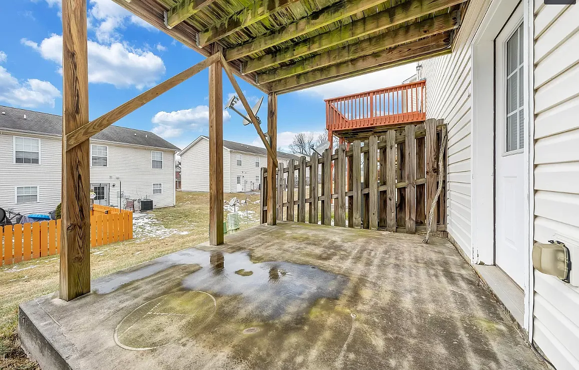 Building Photo - 40 Charleston Ln