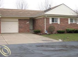 30714 Underwood Dr, Roseville, MI 48066