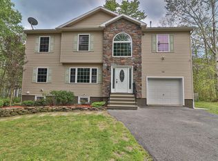 302 Leaf St, Tobyhanna, PA