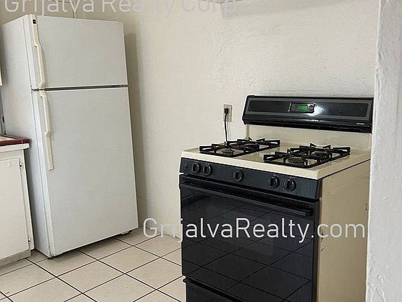 3rd image of 3220 E Blacklidge Dr #3224