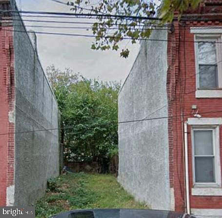 2nd image of 1348 S Grove St