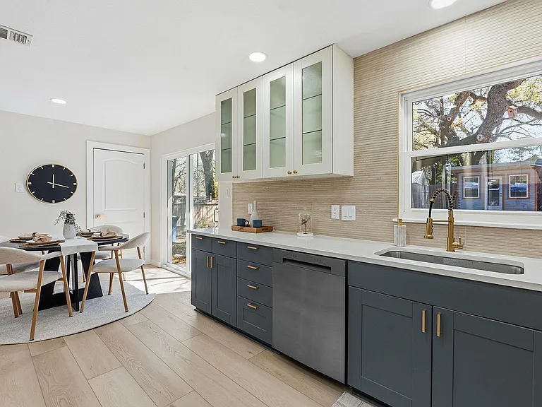 11805 Pollyanna Ave — Photo 12