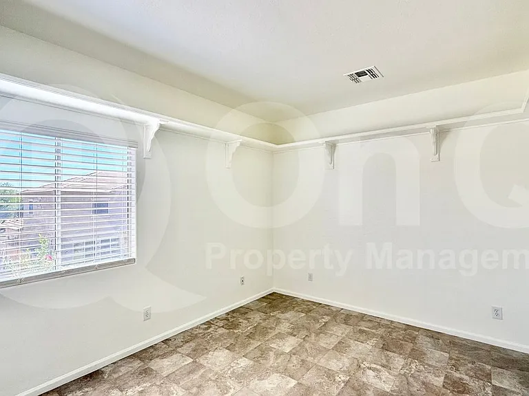 1613 S 174th Ln — Photo 16
