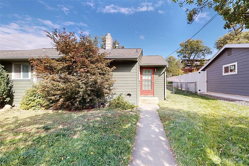 2nd image of 601 SE 6th Street