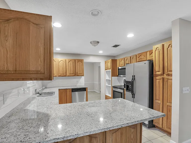 3917 Tara Hall Dr — Photo 5
